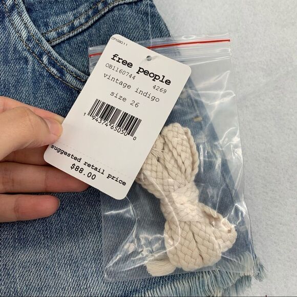 Free People Frayed Becket Cutoff Shorts NWT 26 - Picture 5 of 13